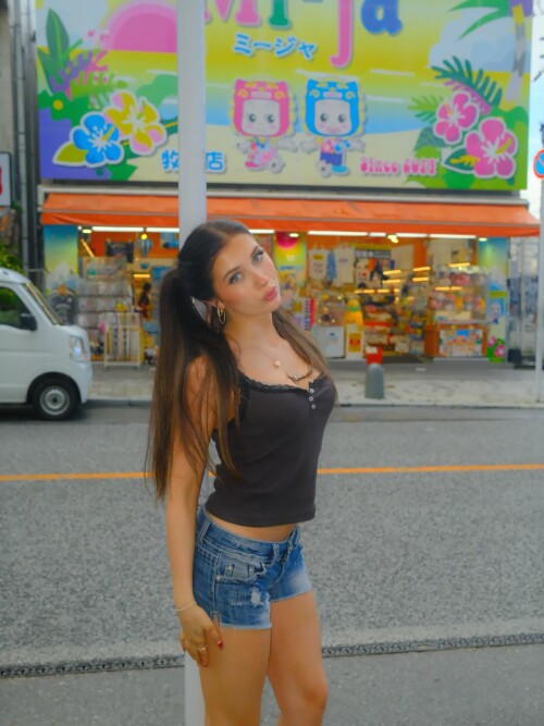 ellianawalmsley 2025 09 13T180131.000Z 47681cd53f660f875