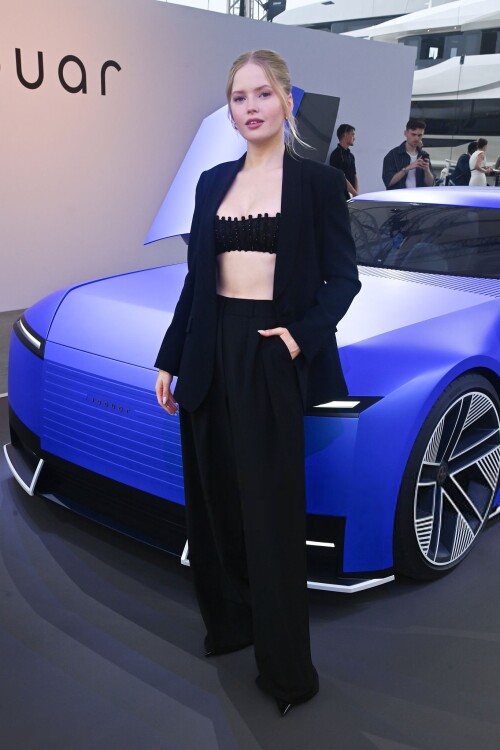 ellie 9a78fbda70e452885