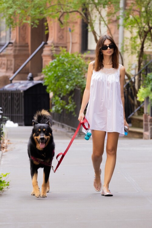emily ratajkowski new york 20240819 2 bffb3c72162abc22
