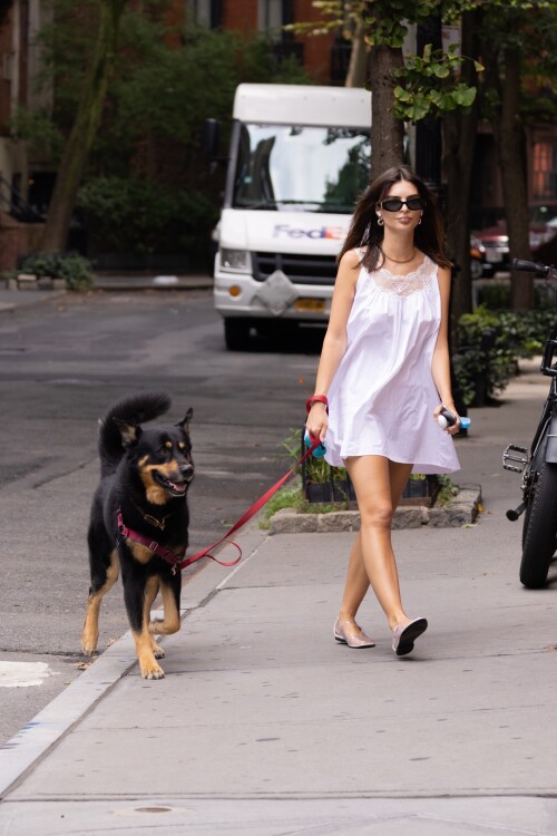 emily ratajkowski new york 20240819 9 c654172e4f48b9c1