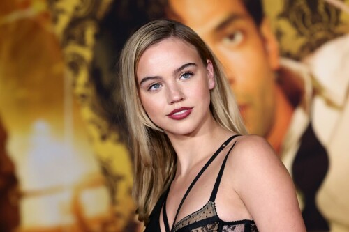 emma brooks babylon global premiere screening in la 12 15 2022 0