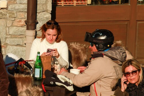 emma2 537a9dcb48a0e4ee8