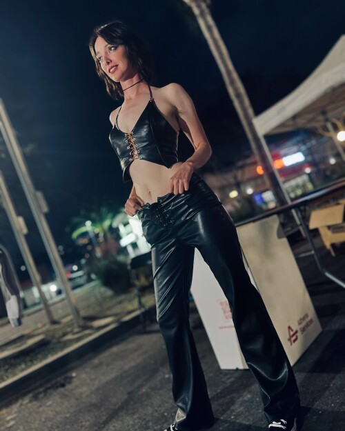 emmadumont__2024-11-01--07-41_124461d9a276283cf