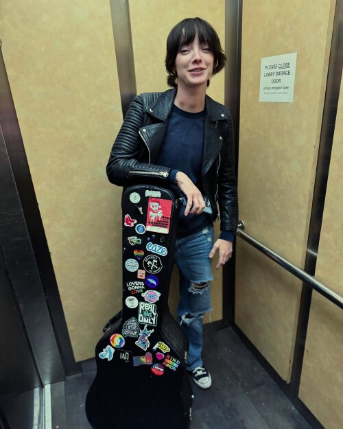 emmadumont__2024-12-02--21-10_380e764adc8f994a9