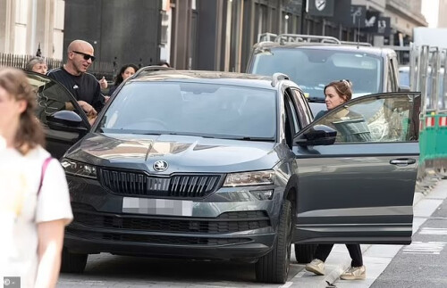 emmawatson updates.com 10a913557403f3812b