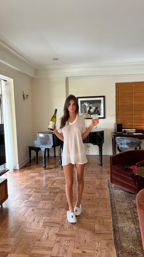 emrata 1761415457 19998245600dca7599033e4