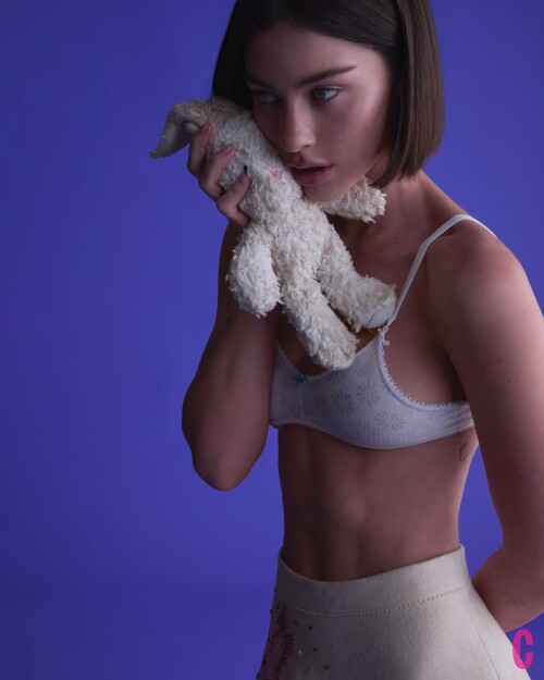 erl cosmopolitan ga 11 26 24 look 08 0867 1 1 1 recovered 679d38a45b10dd0f55b9752b85a23