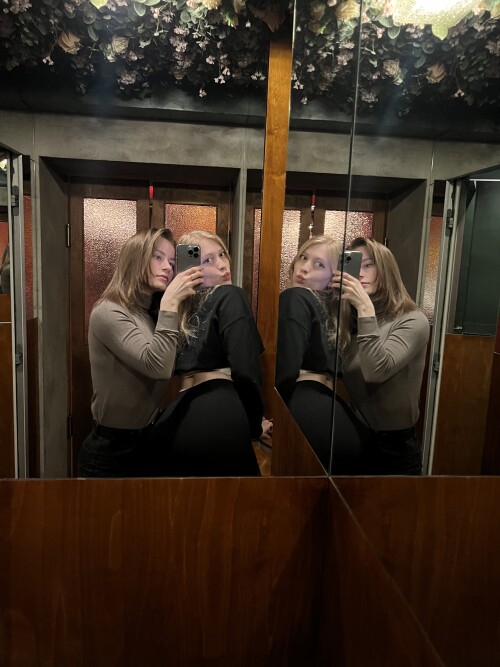 f10f64e3 6536 4b8c 894d c4ffc1b42689