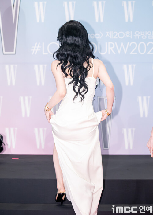 f121775f 7166 44cb ad98 33d9f52f61d9be3048b0b207c009