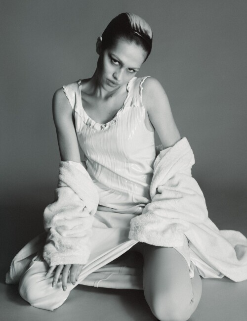 f1fd55ff18cbadfaa235ce5f3636858272cf7a70 1664x2160e11e0aa534049f83