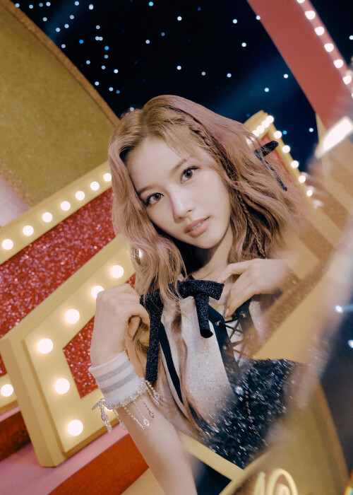 f5fa36be52f4489999e27a80336d8fc9 04 TheFeels C 67a7314e1b9c8570