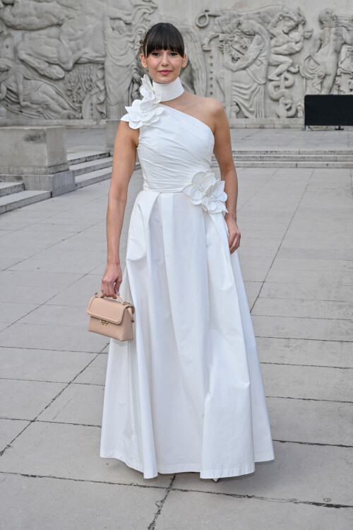 Nina Dobrev arriving at the Elie Saab show during Paris Fashion Week in Paris, France on September 28, 2024. Photo by Julien Reynaud/APS-Medias/ABACAPRESS.COM