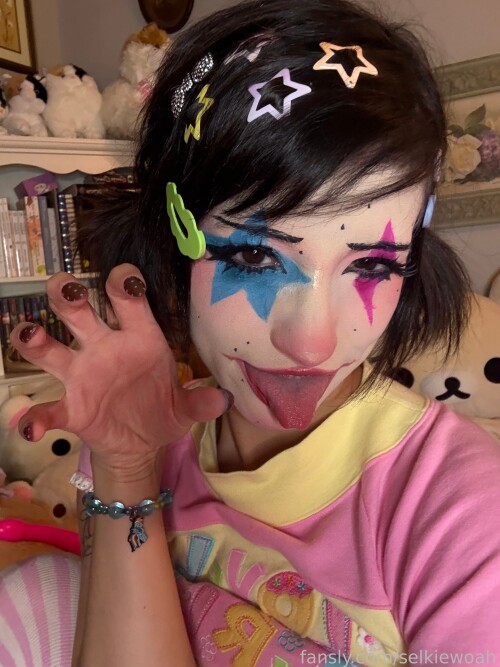 fansly 2ru0uj6v2g86942d9c79b44205c