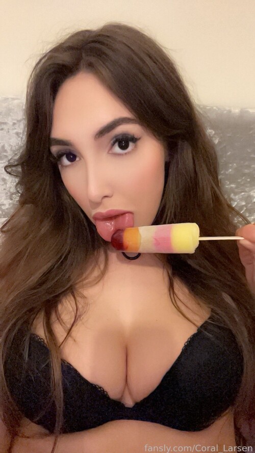 fansly26614d49832530c39