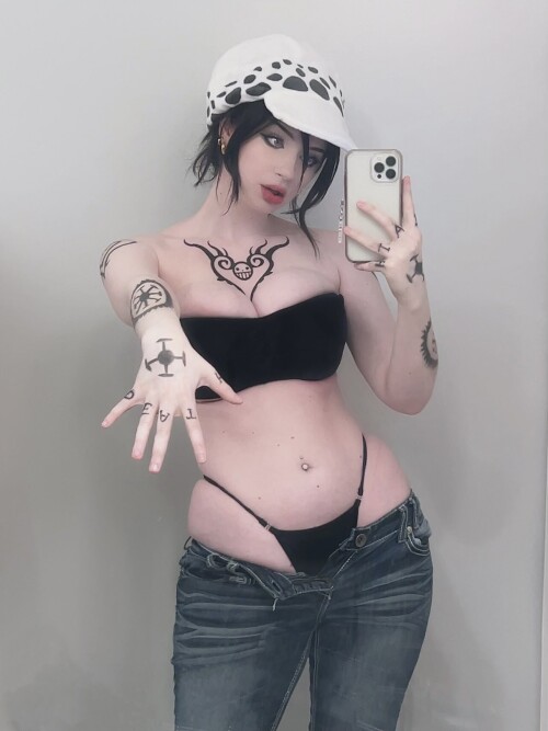 fem trafalgar law 1f38c2e33db567083