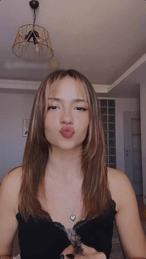 feride-ozdinc-v0-c21c1vwepstc1d620498840dcb656