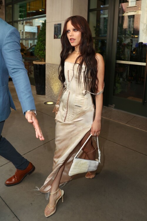 fjfj9aid885e7df8b565249e