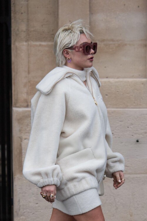 florence pugh3f14c704fd2f7f4d7