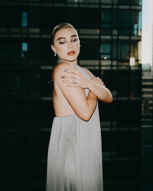 florencepugh 1709664250 3317226617845252824 2787750850071035b2a3d2b49