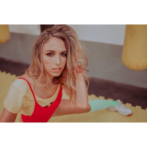 florvilaroph 2 Bvz7UAZBMGD 27683058b577a195