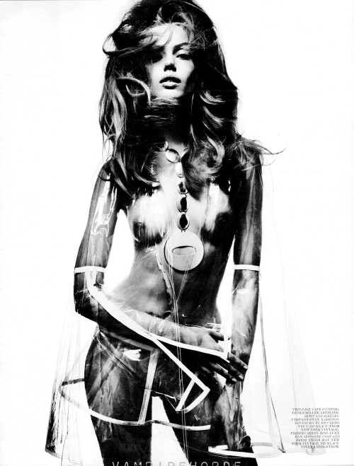 frida gustavsson nude 103f4ef08b888bf7a3