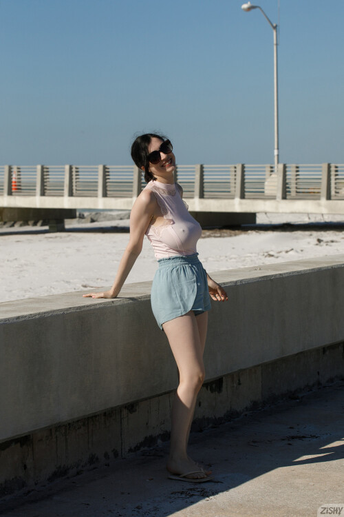 full_010_21330907193359