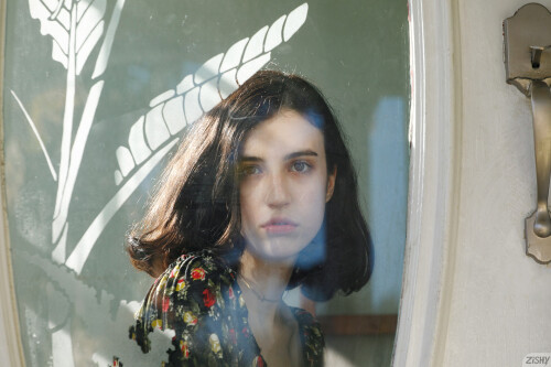 full_016_1825151317165634