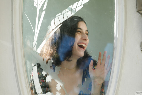 full_018_1824531281165628