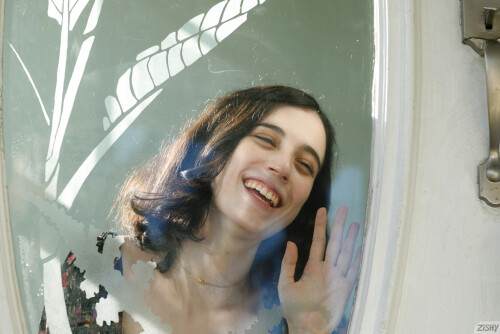 full_019_1823431278165626