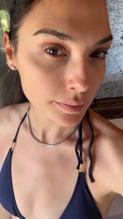 gal gadot 20250829 000345684904c48eaad8