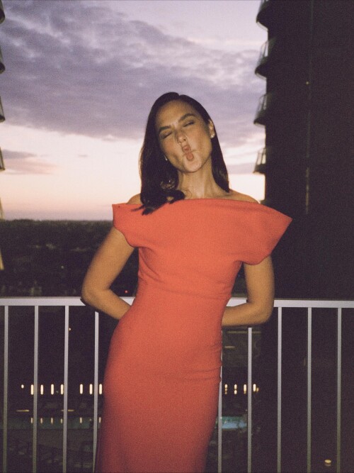 gal gadot2025 09 20 06 53 46e1514d27 cfdd 414d 95a5 a1845ad75c3ce51b164621234853