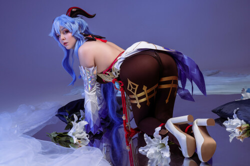ganyu cosplay by disharmonica df3yj3s
