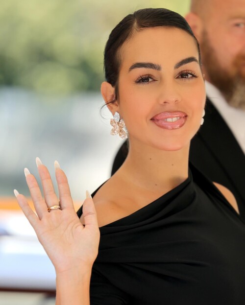 georginagio 1725450008324ccf060742c894183