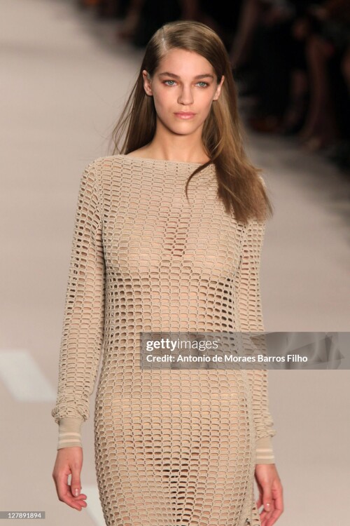 PARIS, FRANCE - OCTOBER 02: A model walks the runway during the Akris Ready to Wear Spring / Summer 2012 show during Paris Fashion Week at Palais de Chaillot on October 2, 2011 in Paris, France. (Photo by Antonio de Moraes Barros Filho/WireImage)