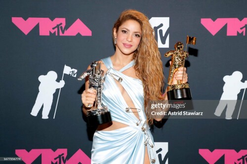 NEWARK, NEW JERSEY - SEPTEMBER 12: Shakira, winner of the Best Collaboration award for "TQG" and recipient of the Michael Jackson Video Vanguard Award, poses during the 2023 Video Music Awards at Prudential Center on September 12, 2023 in Newark, New Jersey. (Photo by Astrid Stawiarz/Getty Images for MTV)
