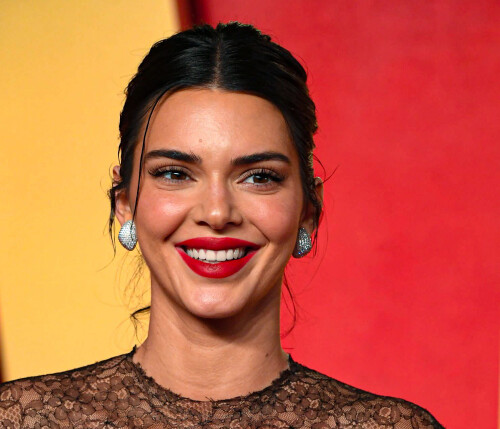 BEVERLY HILLS, CALIFORNIA - MARCH 10: Kendall Jenner arrives at the 2024 Vanity Fair Oscar Party Hosted By Radhika Jones at Wallis Annenberg Center for the Performing Arts on March 10, 2024 in Beverly Hills, California. (Photo by Steve Granitz/FilmMagic)