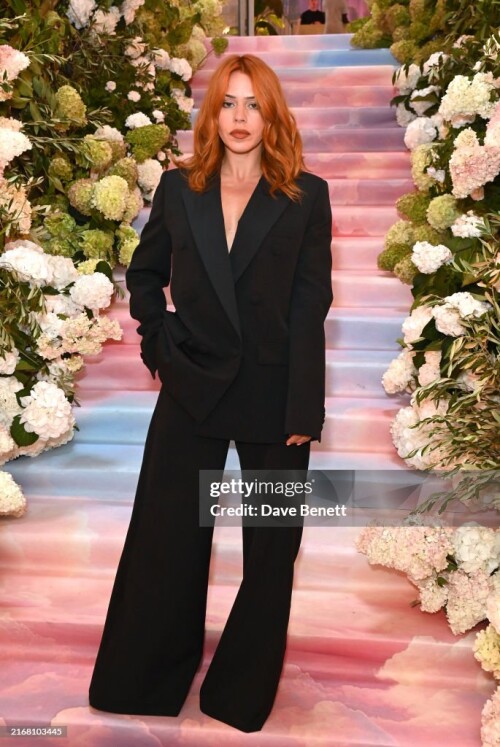 LONDON, ENGLAND - AUGUST 28: Billie Piper attends a photocall for "KAOS" at Knotel at Old Sessions House, on August 28, 2024 in London, England. (Photo by Alan Chapman/Dave Benett/WireImage)