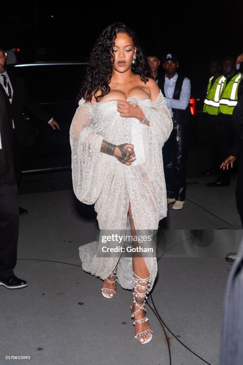 NEW YORK, NEW YORK - SEPTEMBER 06: Rihanna attends the Alaia fashion show during New York Fashion Week: The Shows at the Solomon R. Guggenheim Museum on September 06, 2024 in New York City. (Photo by Gotham/GC Images)
