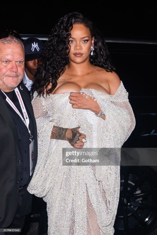 NEW YORK, NEW YORK - SEPTEMBER 06: Rihanna attends the Alaia fashion show during New York Fashion Week: The Shows at the Solomon R. Guggenheim Museum on September 06, 2024 in New York City. (Photo by Gotham/GC Images)