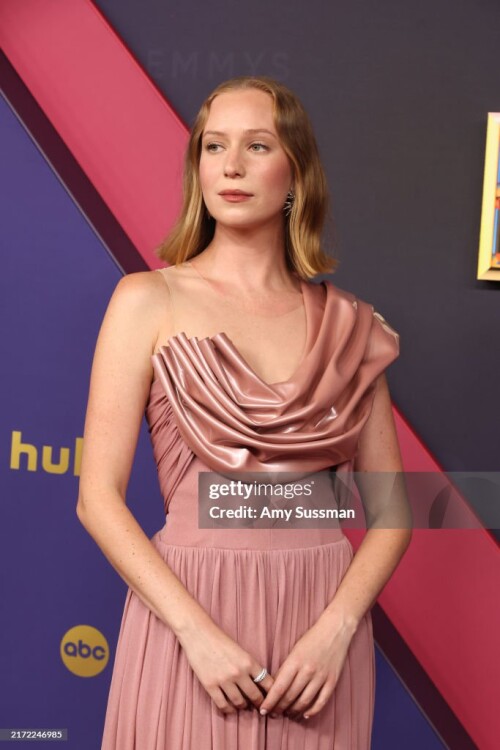 LOS ANGELES, CALIFORNIA - SEPTEMBER 15: Hannah Einbinder attends the 76th Primetime Emmy Awards at Peacock Theater on September 15, 2024 in Los Angeles, California. (Photo by Amy Sussman/Getty Images)