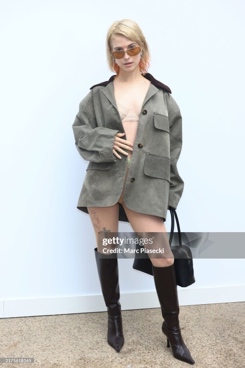 PARIS, FRANCE - SEPTEMBER 30: (EDITORIAL USE ONLY - For Non-Editorial use please seek approval from Fashion House) Hayley Williams attends the Stella McCartney Paris Womenswear Spring-Summer 2025 show as part of Paris Fashion Week on September 30, 2024 in Paris, France. (Photo by Marc Piasecki/WireImage)
