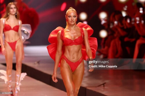 NEW YORK, NEW YORK - OCTOBER 15: Candice Swanepoel walks the runway for the Victoria's Secret Fashion Show 2024 on October 15, 2024 in New York City. (Photo by Mike Coppola/Getty Images for Victoria's Secret)