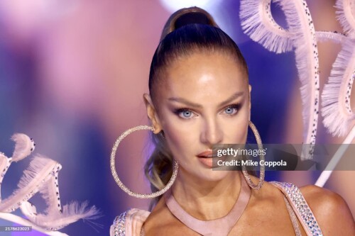 NEW YORK, NEW YORK - OCTOBER 15: Candice Swanepoel walks the runway for the Victoria's Secret Fashion Show 2024 on October 15, 2024 in New York City. (Photo by Mike Coppola/Getty Images for Victoria's Secret)