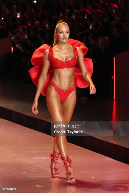 BROOKLYN, NEW YORK - OCTOBER 15: Candice Swanepoel walks the runway during the 2024 Victoria's Secret Fashion Show at Duggal Greenhouse on October 15, 2024 in Brooklyn, New York. (Photo by Taylor Hill/WireImage)