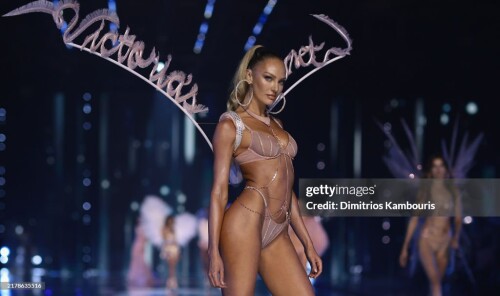 NEW YORK, NEW YORK - OCTOBER 15: Candice Swanepoel walks the runway for the Victoria's Secret Fashion Show 2024 on October 15, 2024 in New York City.  (Photo by Dimitrios Kambouris/Getty Images for Victoria's Secret)