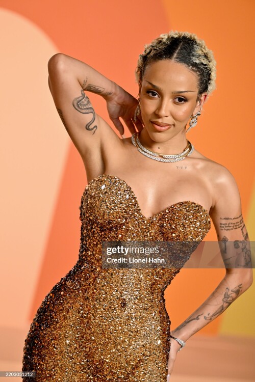BEVERLY HILLS, CALIFORNIA - MARCH 02: Doja Cat attends the 2025 Vanity Fair Oscar Party Hosted By Radhika Jones at Wallis Annenberg Center for the Performing Arts on March 02, 2025 in Beverly Hills, California. (Photo by Lionel Hahn/Getty Images)