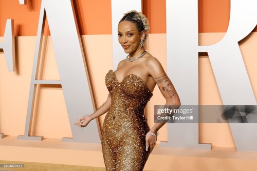 BEVERLY HILLS, CALIFORNIA - MARCH 02: Doja Cat attends the 2025 Vanity Fair Oscar Party hosted by Radhika Jones at Wallis Annenberg Center for the Performing Arts on March 02, 2025 in Beverly Hills, California.  (Photo by Taylor Hill/FilmMagic)