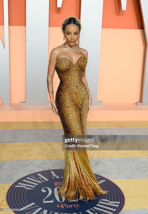 BEVERLY HILLS, CALIFORNIA - MARCH 02: Doja Cat attends the Vanity Fair Oscar Party hosted by Radhika Jones at the Wallis Annenberg Center for the Performing Arts on March 02, 2025 in Beverly Hills, California. (Photo by Karwai Tang/WireImage)