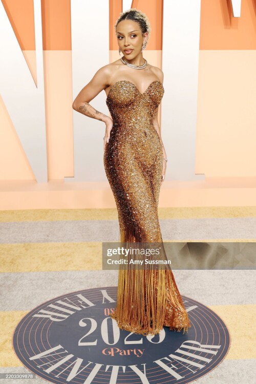 BEVERLY HILLS, CALIFORNIA - MARCH 02: Doja Cat attends the 2025 Vanity Fair Oscar Party Hosted By Radhika Jones at Wallis Annenberg Center for the Performing Arts on March 02, 2025 in Beverly Hills, California. (Photo by Amy Sussman/Getty Images)