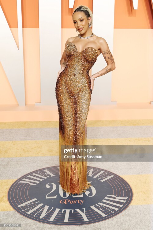 BEVERLY HILLS, CALIFORNIA - MARCH 02: Doja Cat attends the 2025 Vanity Fair Oscar Party Hosted By Radhika Jones at Wallis Annenberg Center for the Performing Arts on March 02, 2025 in Beverly Hills, California. (Photo by Amy Sussman/Getty Images)